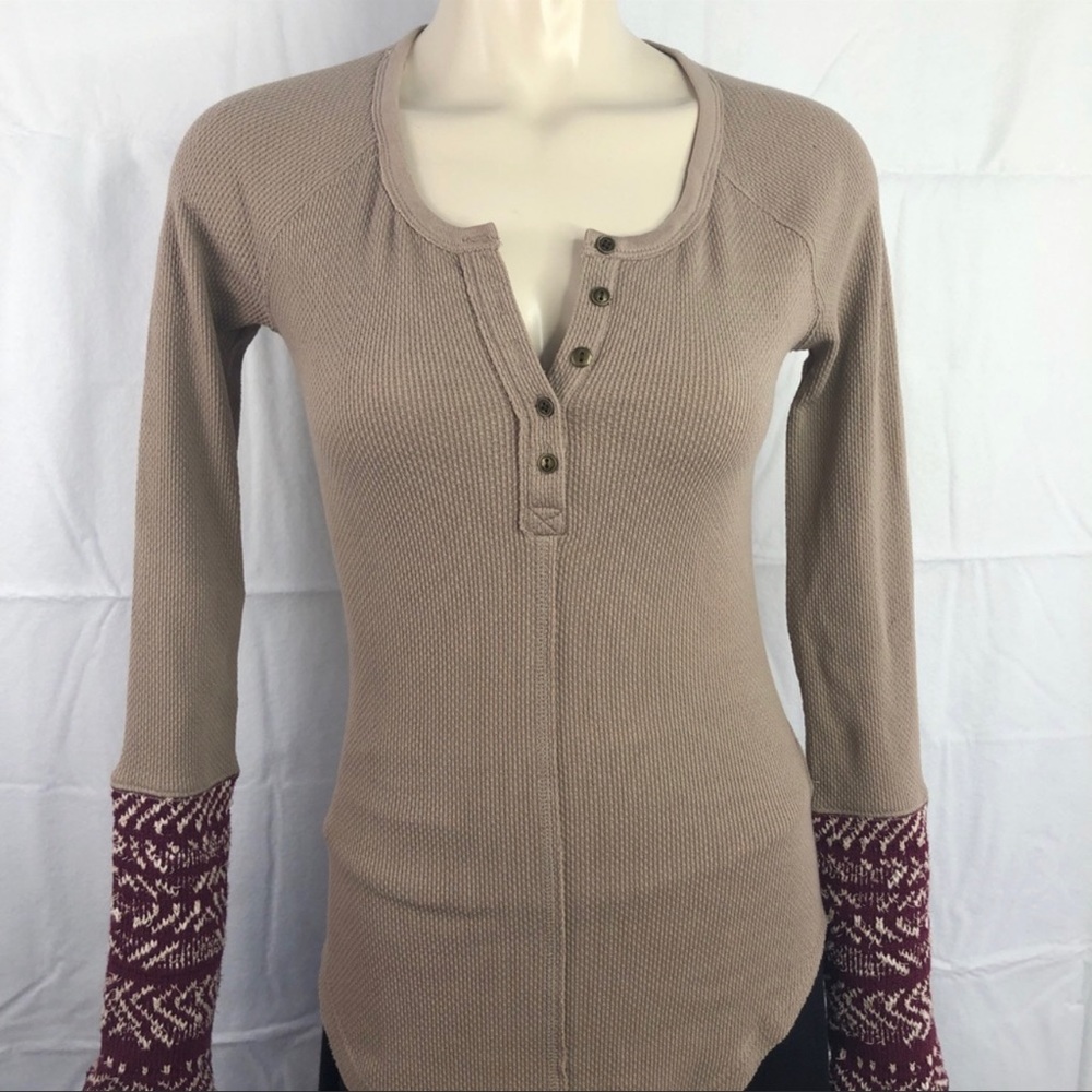 Sold 🌟🌟FREE PEOPLE Henley long sleeve V-Neck stone top S - Picture 5 of 13